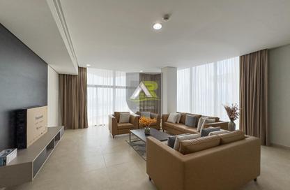 Apartment - 3 Bedrooms - 5 Bathrooms for rent in Reef Island - Capital Governorate