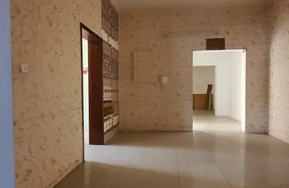 Apartment - 3 Bedrooms - 2 Bathrooms for rent in Hidd - Muharraq Governorate