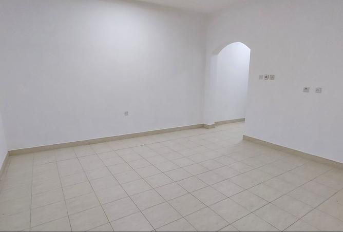 974043 - Property Image 3