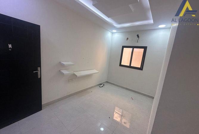 987359 - Property Image 2