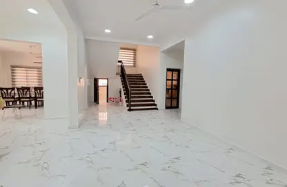 مجمع سكني - 4 غرف نوم - 4 حمامات للايجار في الماحوز - المنامة - محافظة العاصمة