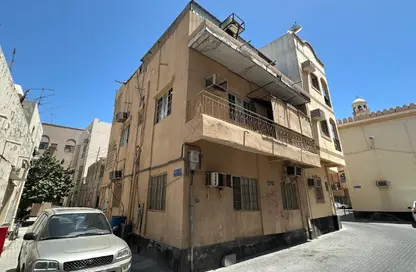 فيلا - 3 غرف نوم - 3 حمامات للبيع في الحورة - محافظة العاصمة