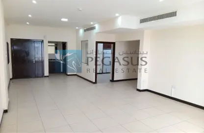Empty Room image for: Apartment - 3 Bedrooms - 4 Bathrooms for rent in Adliya - Manama - Capital Governorate, Image 1