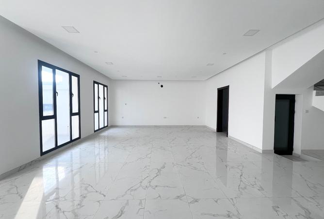 972229 - Property Image 3