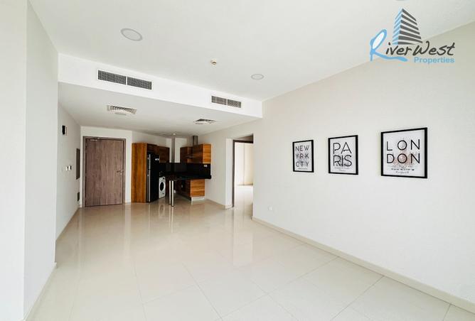 983645 - Property Image 2