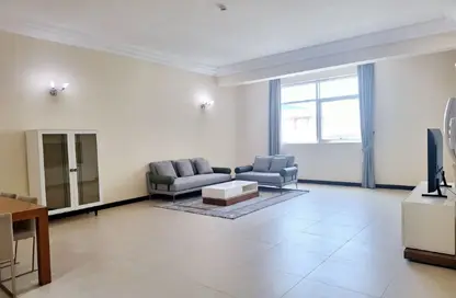 Apartment - 3 Bedrooms - 4 Bathrooms for rent in Mahooz - Manama - Capital Governorate