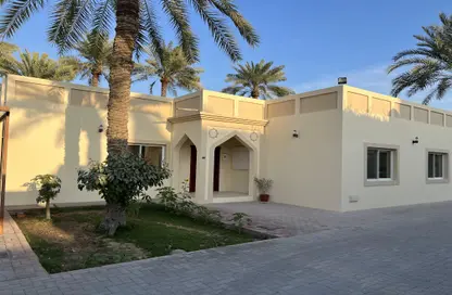 Outdoor House image for: Villa - 3 Bedrooms - 3 Bathrooms for rent in Janabiya - Northern Governorate, Image 1