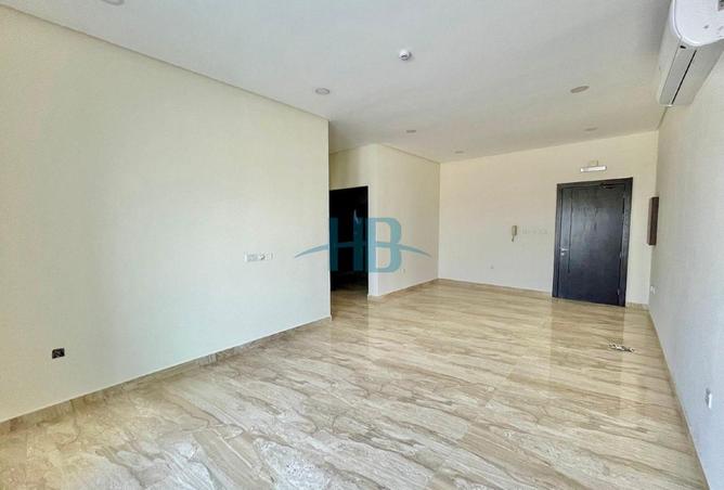 971370 - Property Image 2