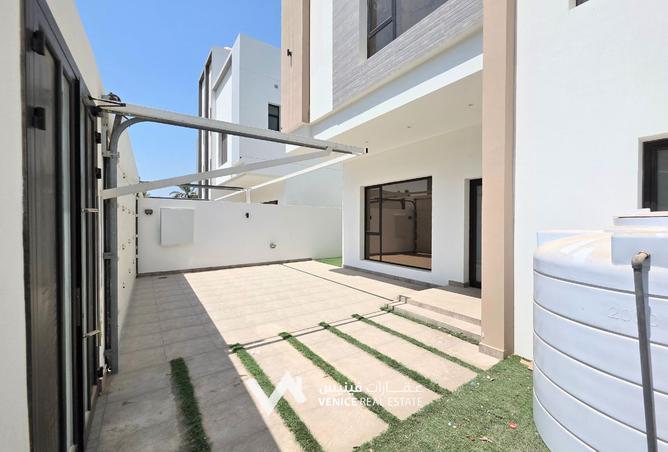 953323 - Property Image 3