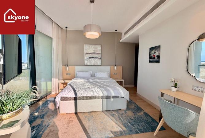 987566 - Property Image 2