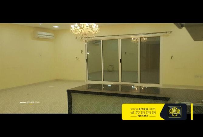 808123 - Property Image 3