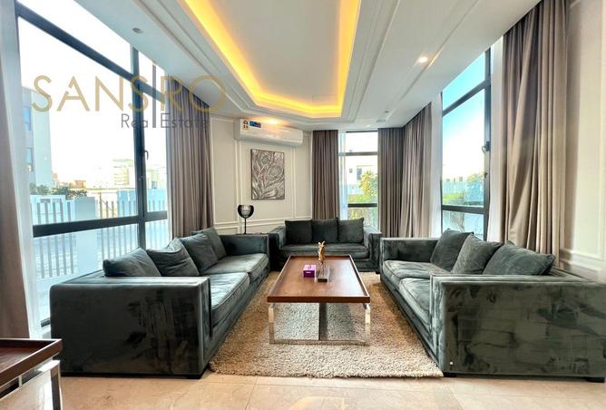 988166 - Property Image 2