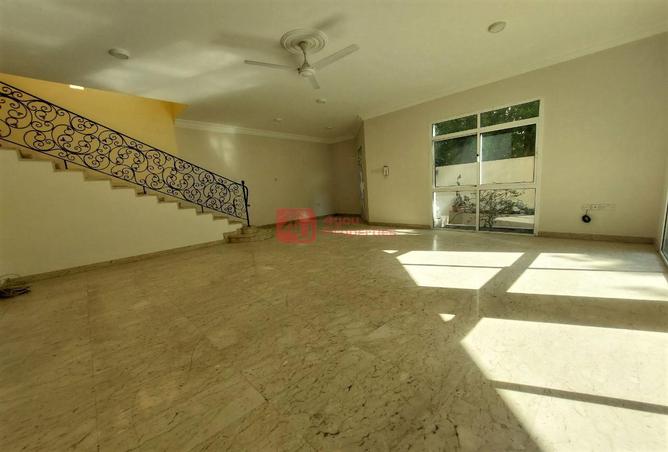 Villa - 3 Bedrooms - 3 Bathrooms for rent in Segaya - Manama - Capital Governorate