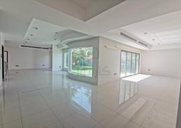 Empty Room image for: Villa - 5 bedrooms - 6 bathrooms for rent in Saar - Northern Governorate, Image 1