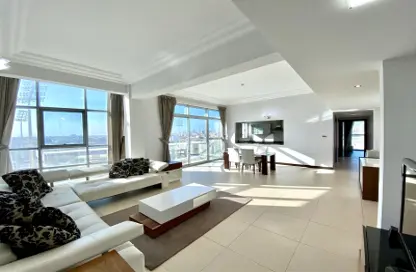 Apartment - 2 Bedrooms - 3 Bathrooms for rent in Mahooz - Manama - Capital Governorate