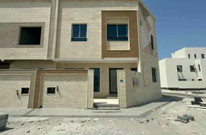 Villa - 5 Bedrooms - 6 Bathrooms for sale in Busaiteen - Muharraq Governorate