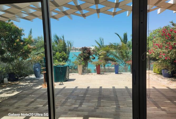 965257 - Property Image 2