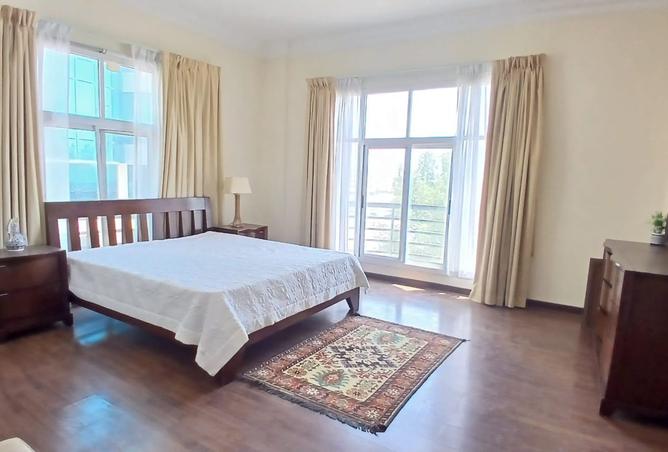 985761 - Property Image 2