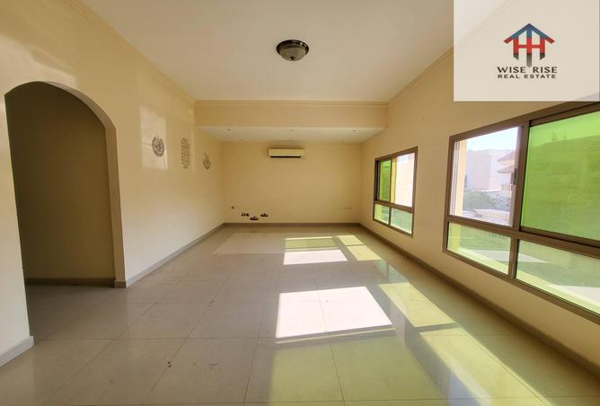 978519 - Property Image 2