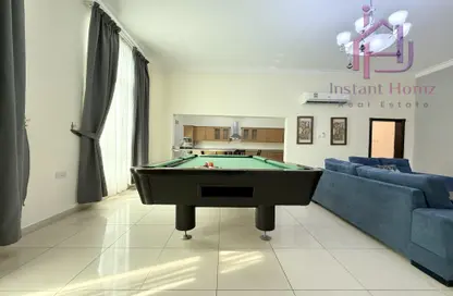 Apartment - 3 Bedrooms - 3 Bathrooms for rent in Al Juffair - Capital Governorate