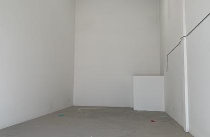 Warehouse - Studio - 1 Bathroom for rent in Sitra - Central Governorate