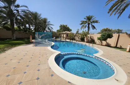 Pool image for: Villa - 4 Bedrooms - 4 Bathrooms for rent in Jannusan - Northern Governorate, Image 1