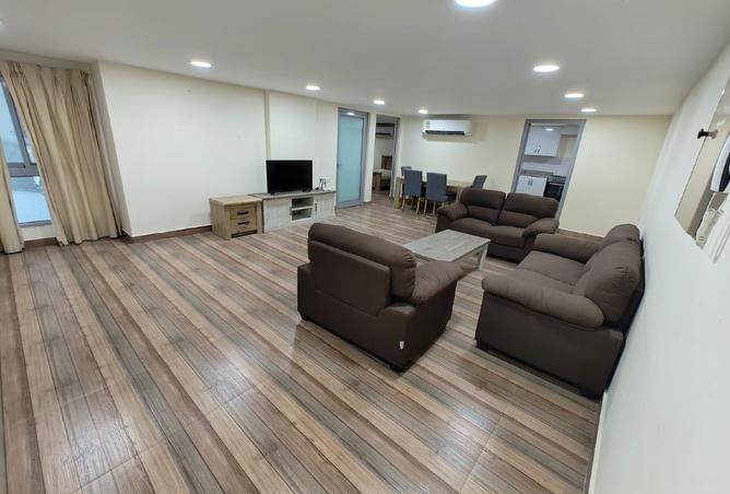 952302 - Property Image 2