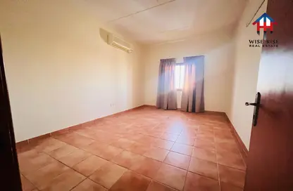 Empty Room image for: Apartment - 2 Bedrooms - 1 Bathroom for rent in Tubli - Central Governorate, Image 1