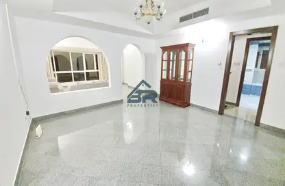 Apartment - 2 Bedrooms - 3 Bathrooms for rent in Al Juffair - Capital Governorate