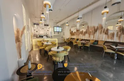 Shop - Studio - 3 Bathrooms for rent in Seef - Capital Governorate