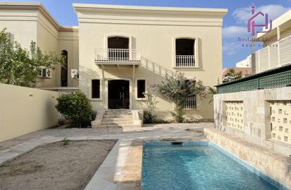 Villa - 4 Bedrooms - 5 Bathrooms for rent in Zinj - Manama - Capital Governorate