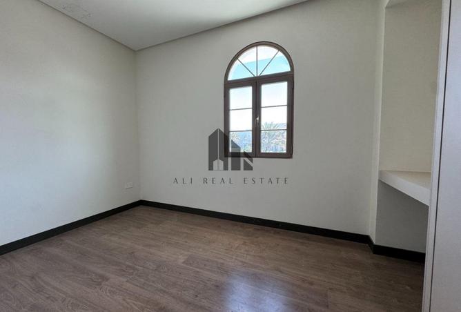 975022 - Property Image 3