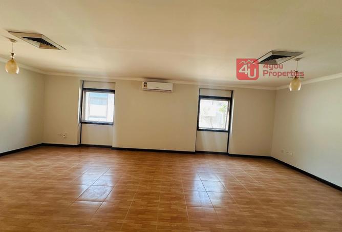 977500 - Property Image 2