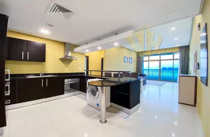 Kitchen image for: Apartment - 3 Bedrooms - 3 Bathrooms for rent in Amwaj Avenue - Amwaj Islands - Muharraq Governorate, Image 1