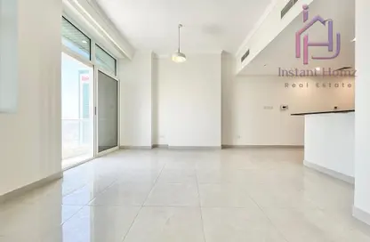 Apartment - 2 Bedrooms - 3 Bathrooms for sale in Sanabis - Manama - Capital Governorate