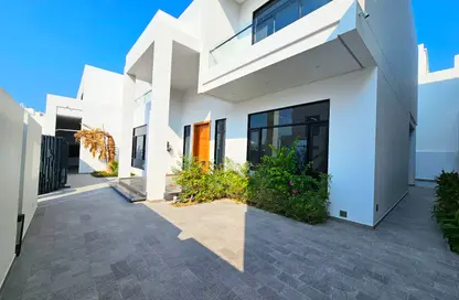 فيلا - 6 غرف نوم - 8 حمامات للبيع في سار - المحافظة الشمالية