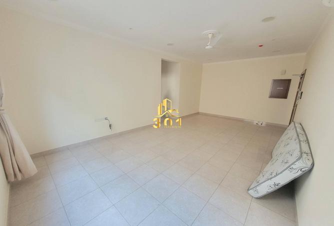 982236 - Property Image 2