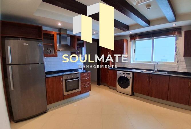 983201 - Property Image 2