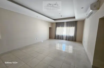 Apartment - 3 Bedrooms - 4 Bathrooms for rent in Al Bahair - Riffa - Southern Governorate