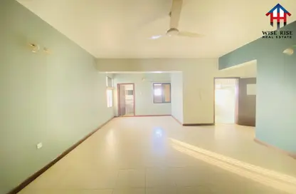 صورة لـ غرفة فارغة شقة - 2 غرف نوم - 3 حمامات للايجار في الماحوز - المنامة - محافظة العاصمة ، صورة رقم 1