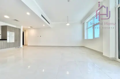 Apartment - 2 Bedrooms - 3 Bathrooms for sale in Sanabis - Manama - Capital Governorate