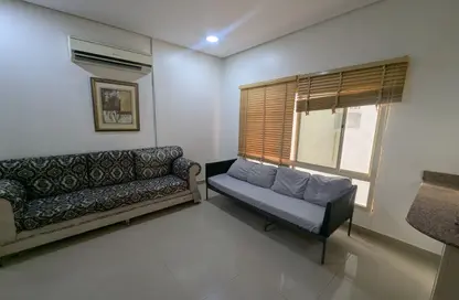 شقة - غرفة نوم - 1 حمام للايجار في الجنبية - المحافظة الشمالية