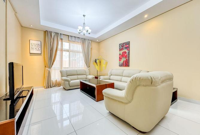 955765 - Property Main Image