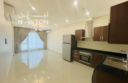 Apartment - 2 Bedrooms - 2 Bathrooms for rent in Sanabis - Manama - Capital Governorate