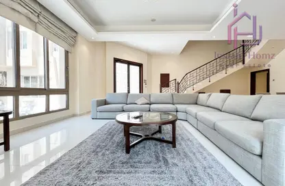 Villa - 5 Bedrooms - 7 Bathrooms for rent in Busaiteen - Muharraq Governorate