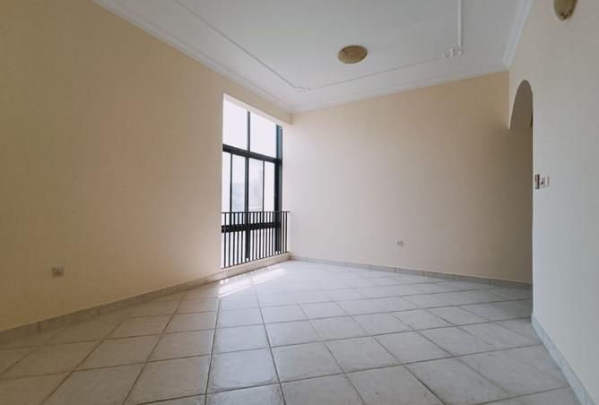 954569 - Property Image 2