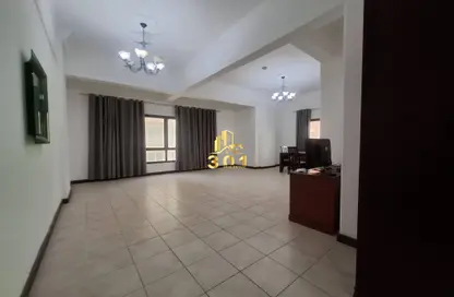 Apartment - 2 Bedrooms - 2 Bathrooms for rent in Busaiteen - Muharraq Governorate