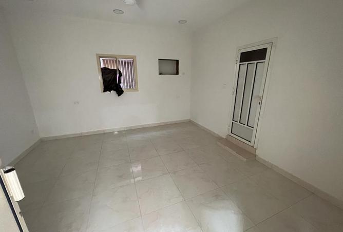 984325 - Property Image 2