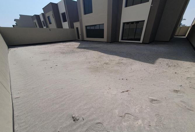 966602 - Property Image 2