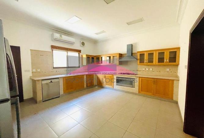 966615 - Property Image 2